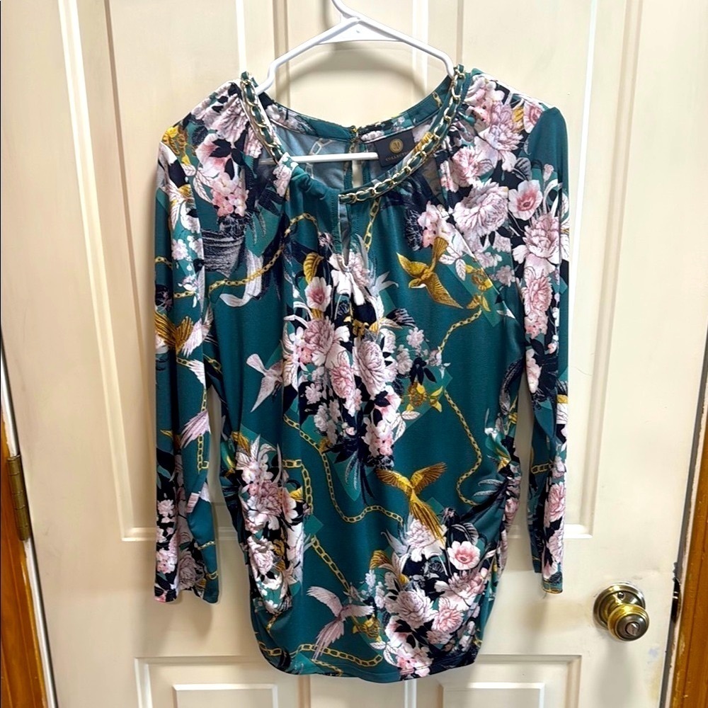 JM Collection Vintage Floral Green Peek a Boo Cut Out  Top size L